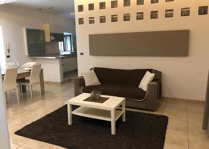 La Porta Nel Giardino Apartment